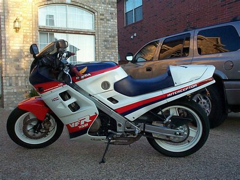 autobahn motors|1986 VFR750F